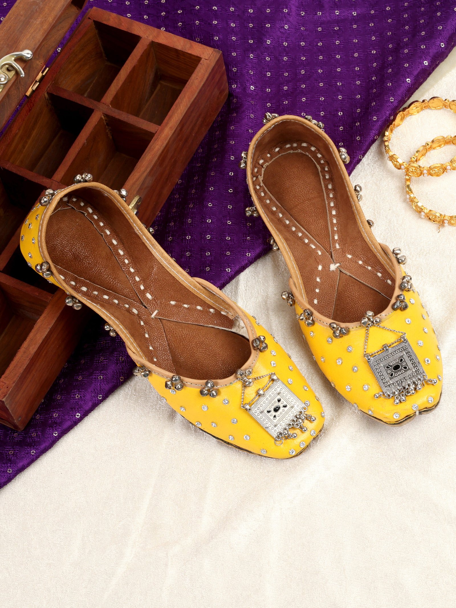 Mastani Yellow Jutti for women