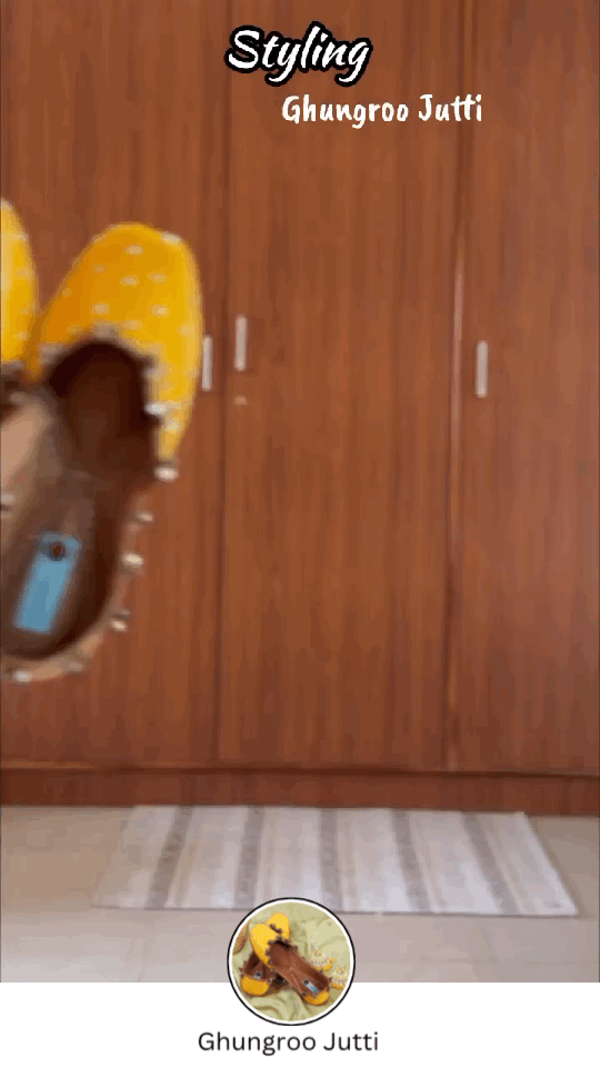 PehnawaCraft Golden ghungroo jutti