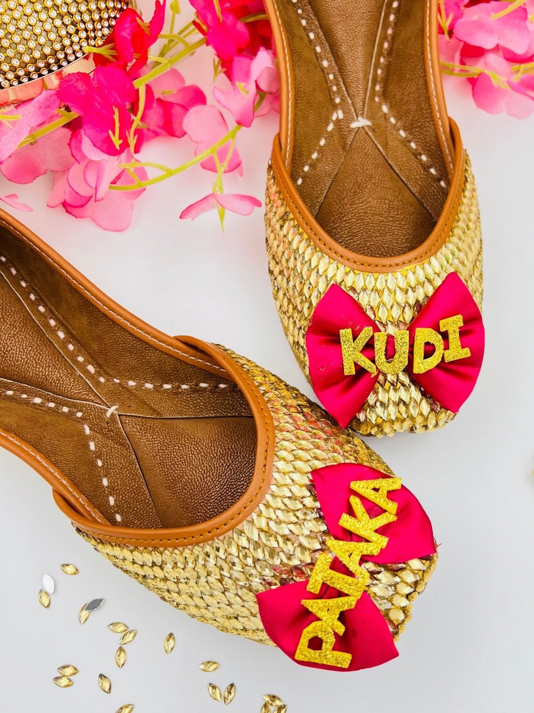 PehnawaCraft Kudi Pataka Bow Wedding Jutti for Women